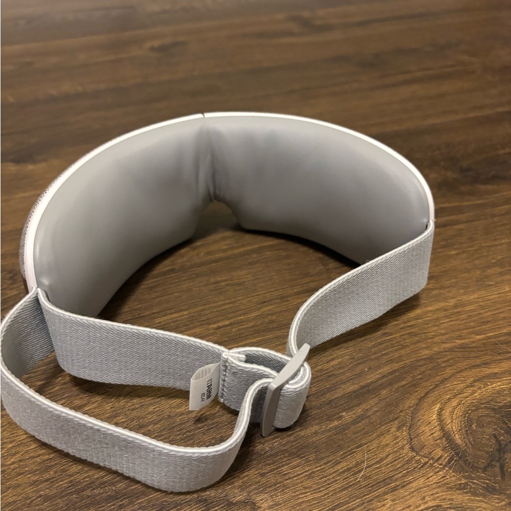Eye Massager with Bluetooth And Heat - Picture 4 of 9